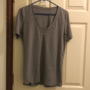 Lululemon love tee vneck size 8 grey